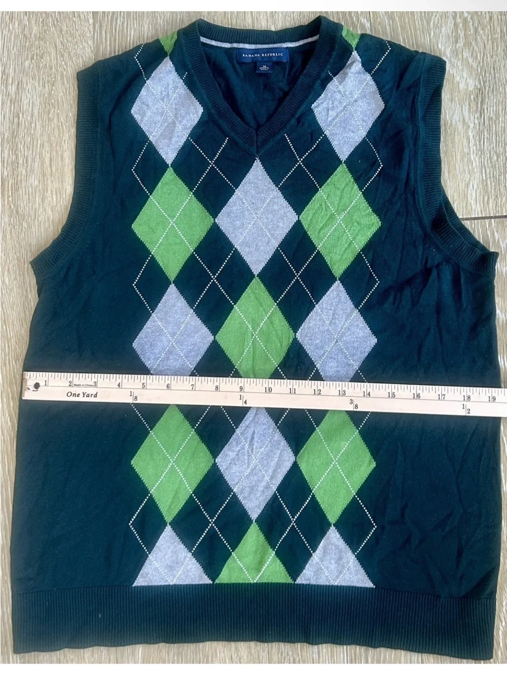 Men's Dark Green Argyle V-Neck Sweater Vest - Green & Gray